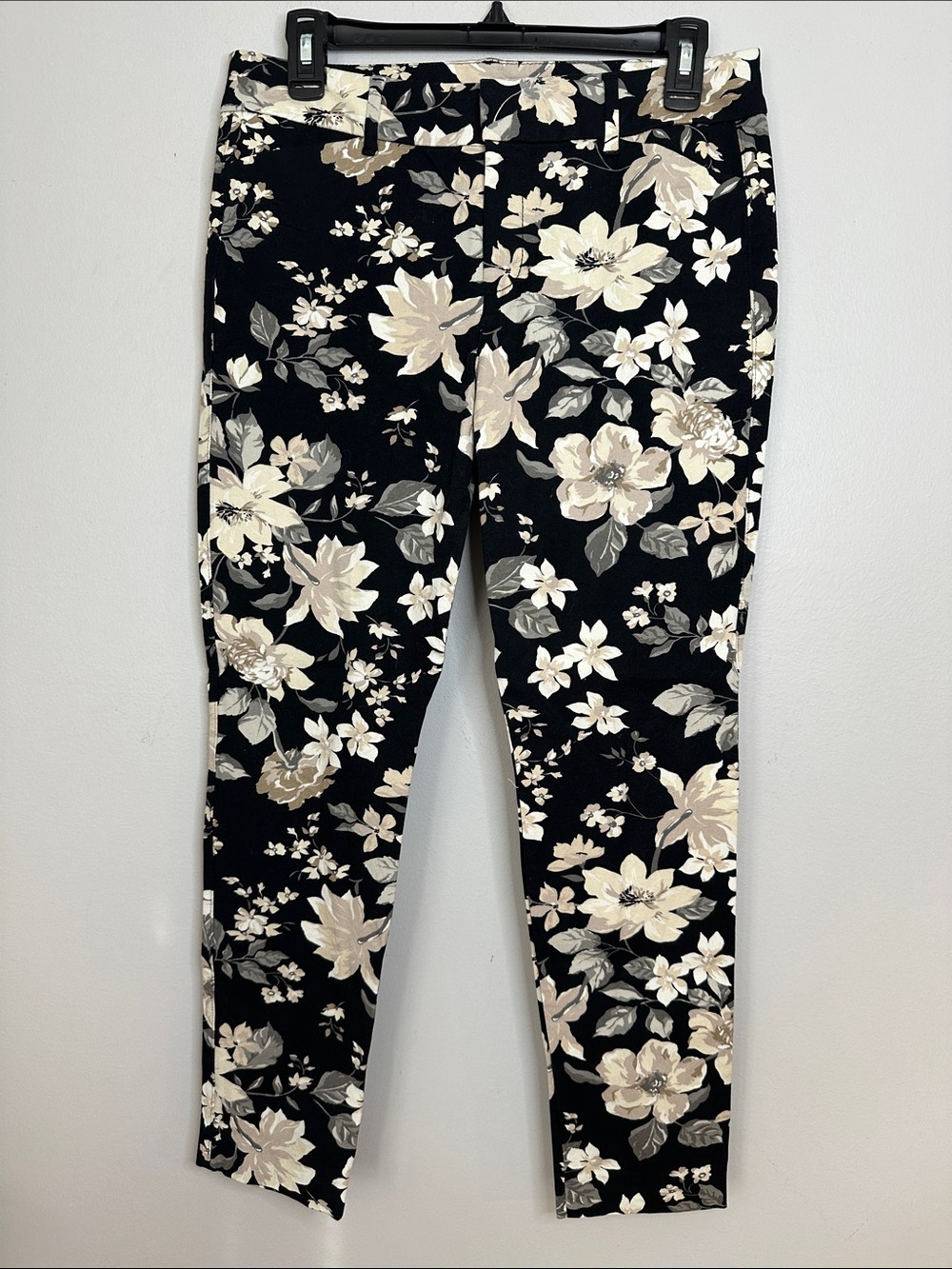 Old Navy Black Floral Skinny Stretch Jeans with Cream & Gray Flowers size 8